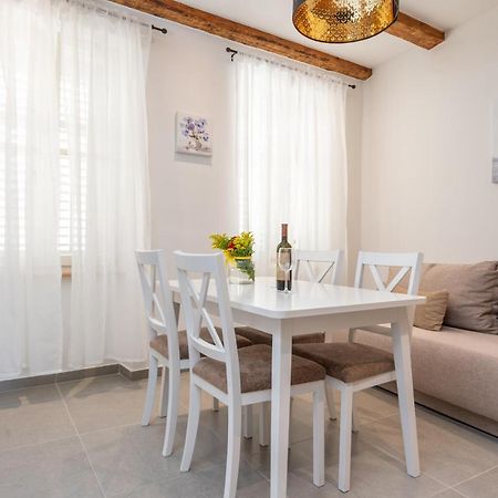 Aaa Apartments & Rooms With Free Parking Pula Buitenkant foto