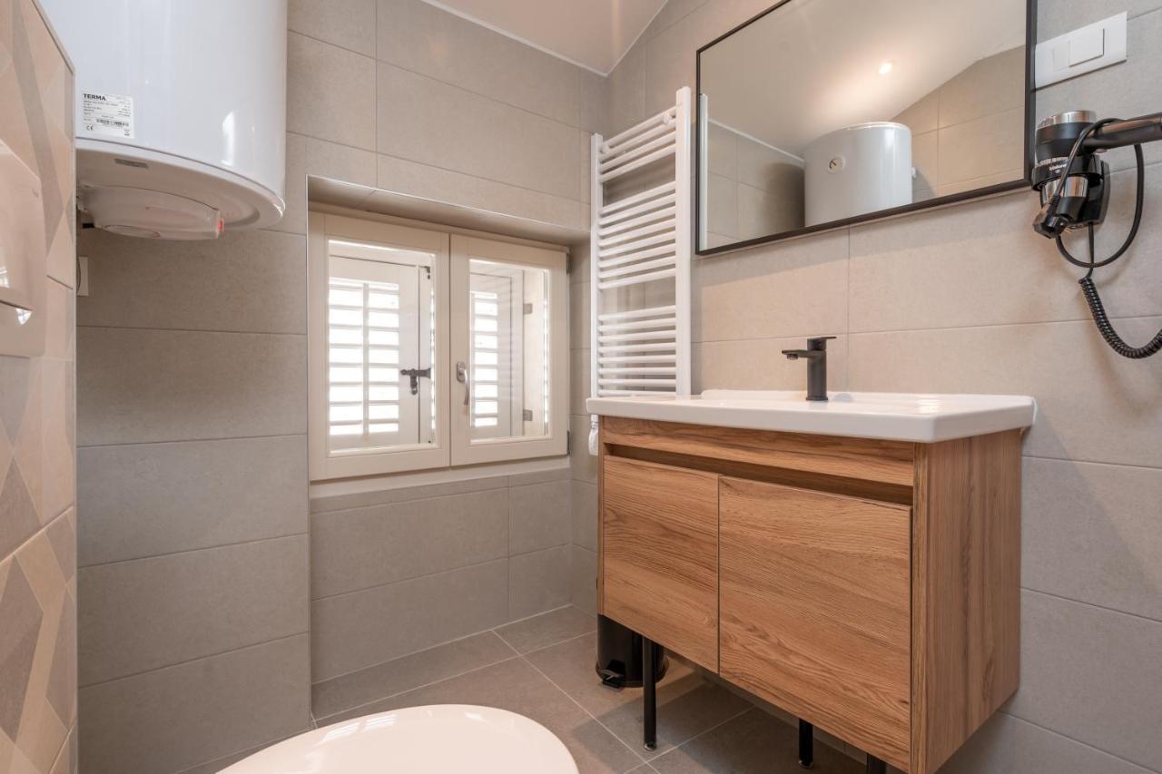 Aaa Apartments & Rooms With Free Parking Pula Buitenkant foto