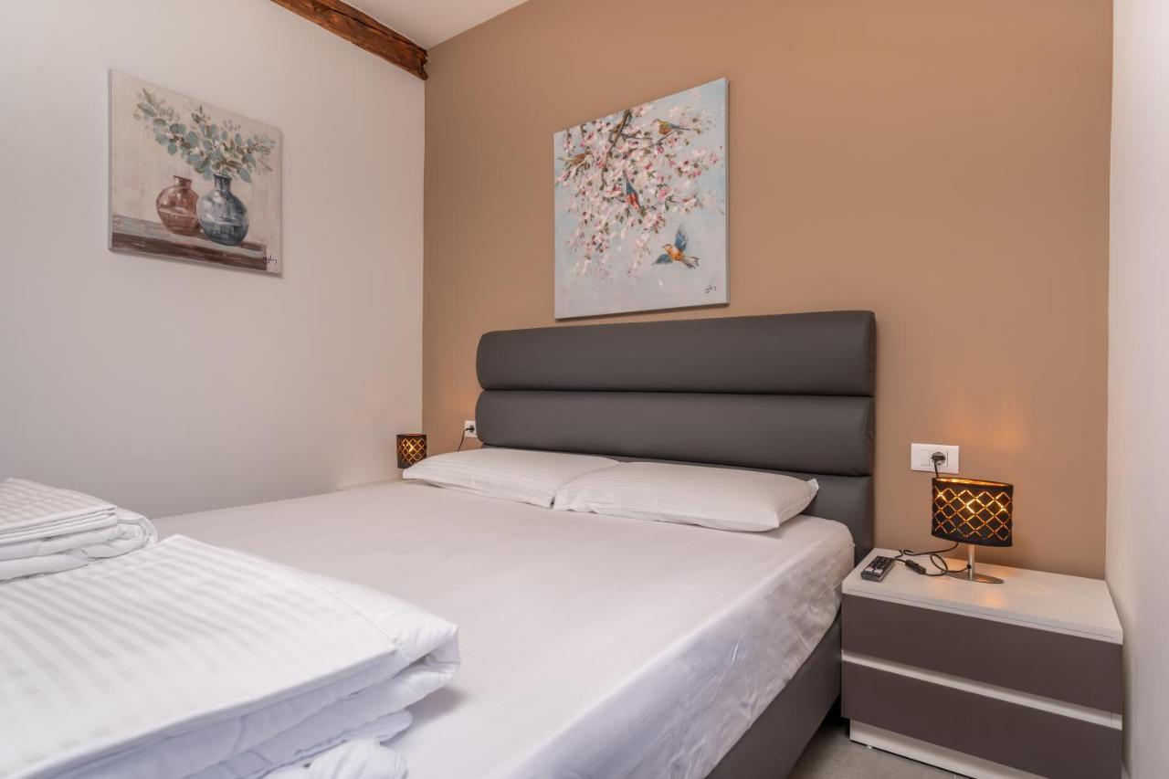 Aaa Apartments & Rooms With Free Parking Pula Buitenkant foto