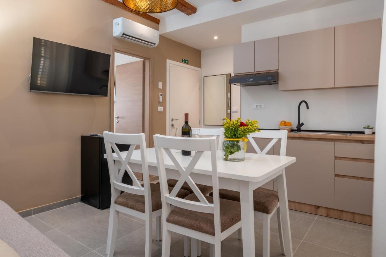 Aaa Apartments & Rooms With Free Parking Pula Buitenkant foto