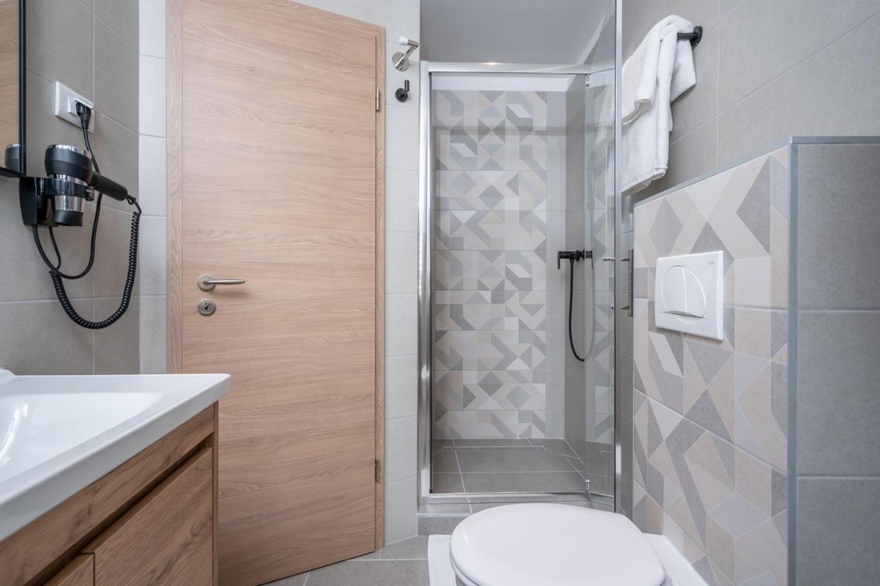 Aaa Apartments & Rooms With Free Parking Pula Buitenkant foto